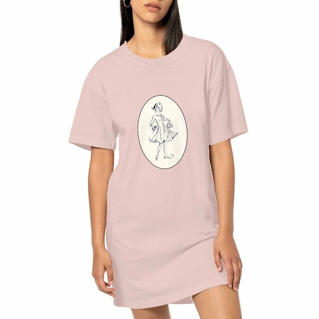Image front Robe t-shirt Femme Vintage « Série French Touch Élégance ™ ». D3-N2 Médaillon.    