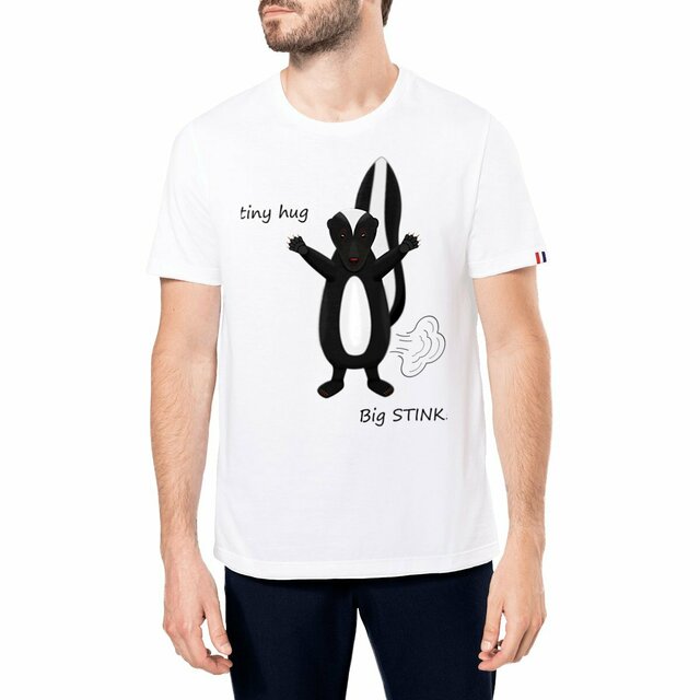 Image front QT Shirt Men | Skunk | Tiny Hug Big Stink