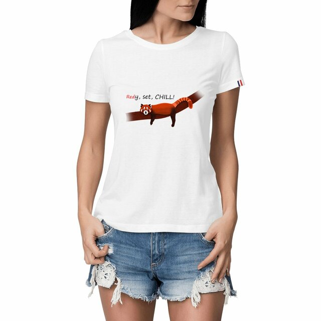 Image front QT Shirt Women | Red Panda | Chill