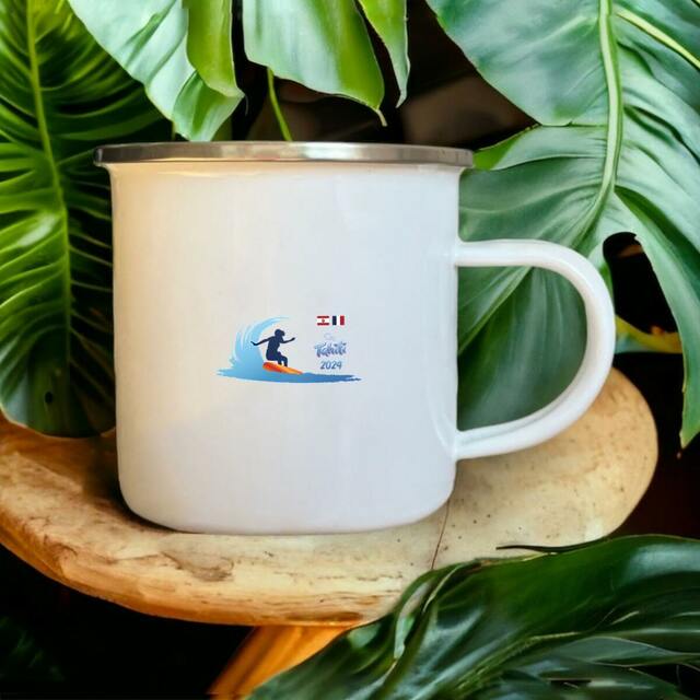 Image front Mug métal surf Tahiti 2024 Teahupoo surfeuse