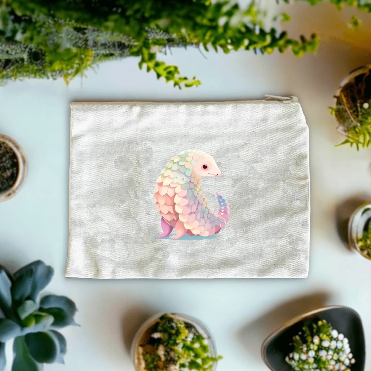 Image front Pochette en coton recyclé PANGOLIN mignon pour un style unique