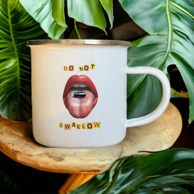 Image front ❀ Mug Metal Imprimé Sur Chaque Côté ✦ BLACK PILL - NE PAS AVALER [🌐 EN] ✨