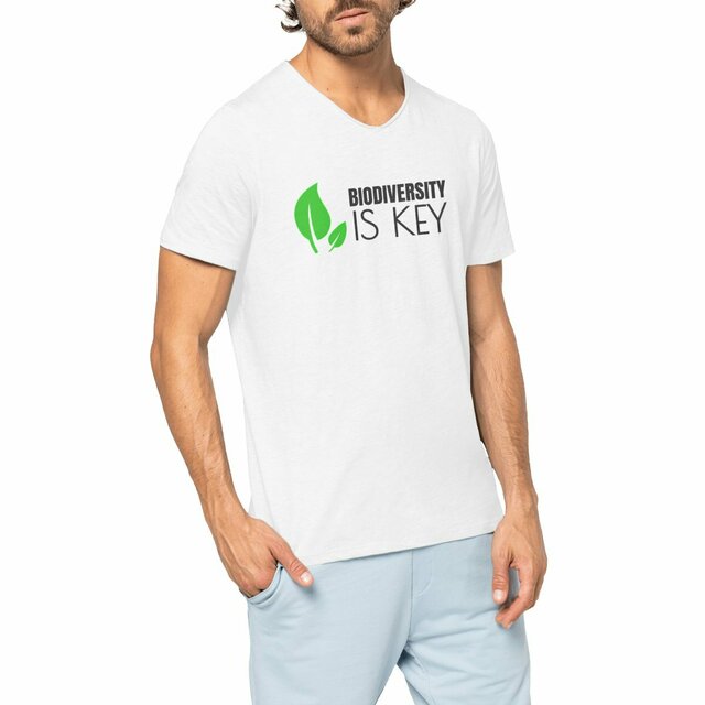 Image front T-shirt Homme végan militant pour la biodiversité. 100% coton bio. Biodiversity is key