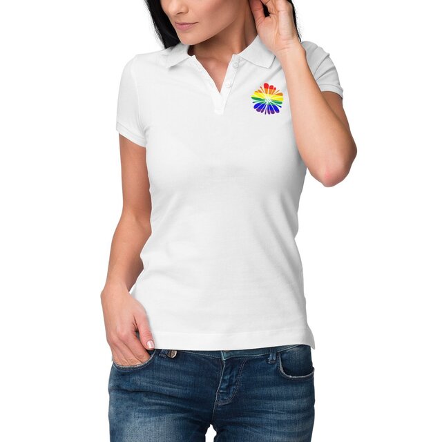 Image front Polo Femme avec fleur LGBTQI+ fabriqué en 100% coton biologique