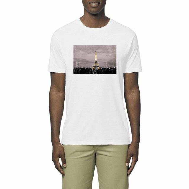 Image front T-shirt unisexe durable et éthique. 100% coton bio. Tour Eiffel imprimée en France