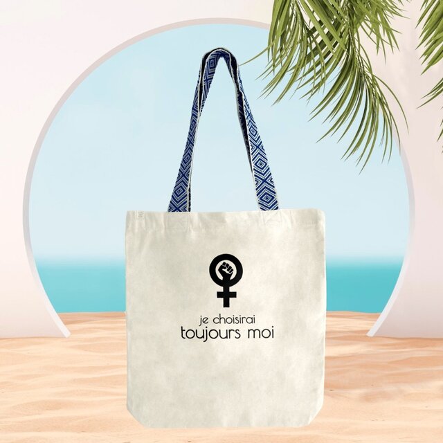Image front Totebag ethnique bio et recylclé. Militante féministe