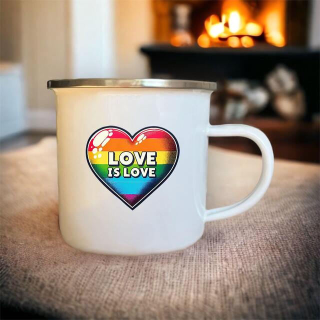 Image front Mug vintage en métal - cœur LGBTQI imprimé