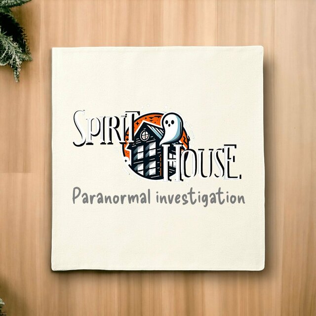 Housse de coussin Spirit House version 1