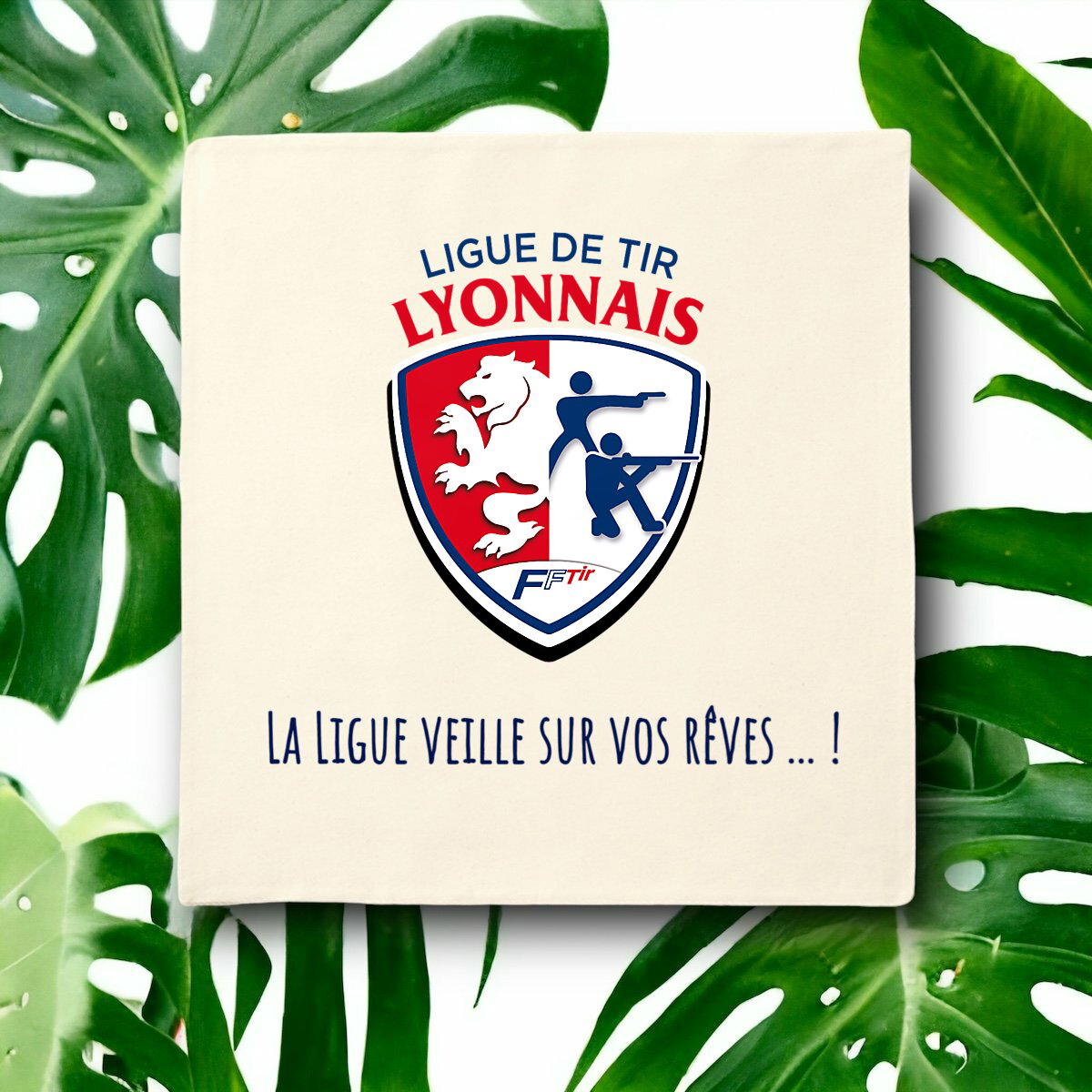 Image front 🛋️ Housse de Coussin en Coton - L'Art de la Détente du Tireur