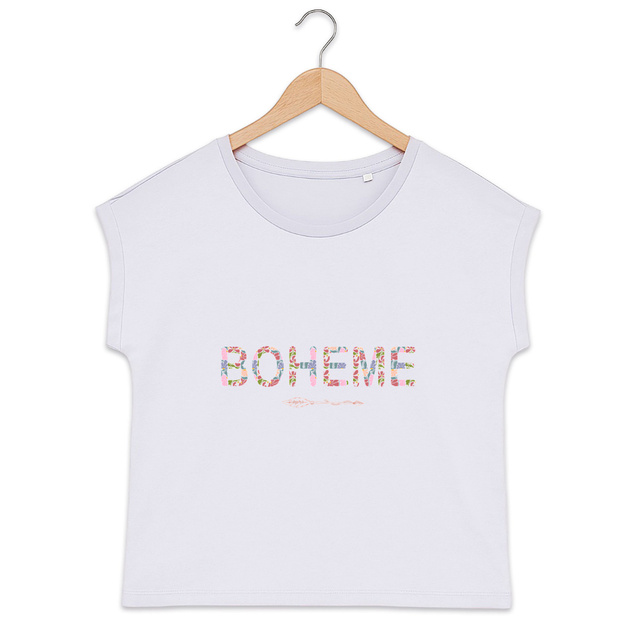 Image back Bohème dans l’âme 🌸 ?  Un t-shirt qui parle de toi, sans en faire trop.🪶✨