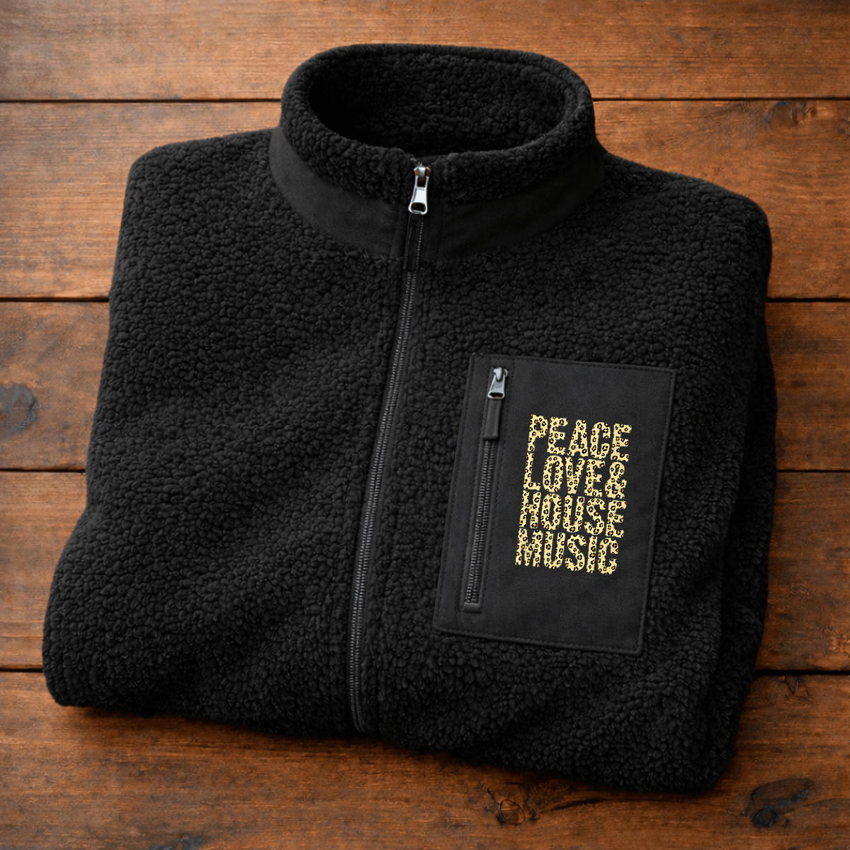 Image front 🌾 Veste Sherpa “Peace Love and House Music”