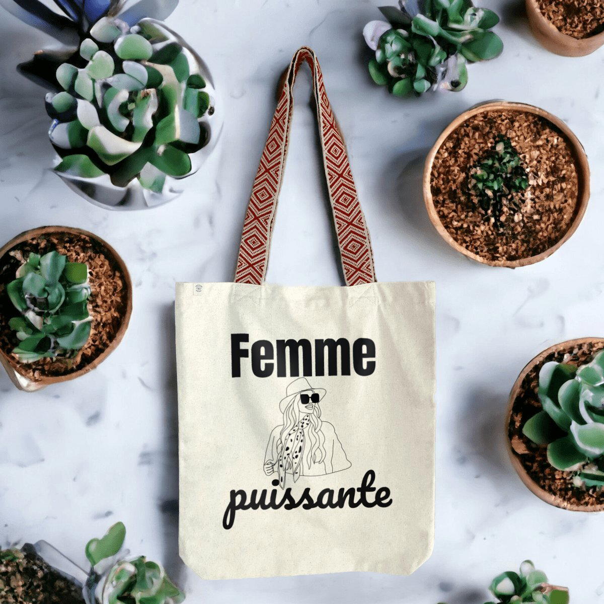 Image front Totebag ethnique - Femme puissante - - 80% coton recyclé 20% polyester recyclé 