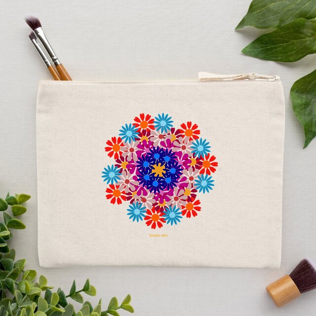 Image front Circel of Flowers on a Pencil Case