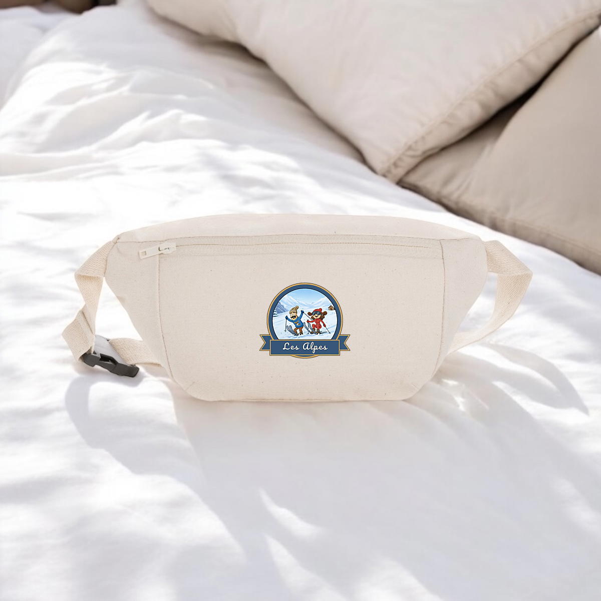 Image front Sac banane en toile Alpes – Kek et Ina aux Alpes