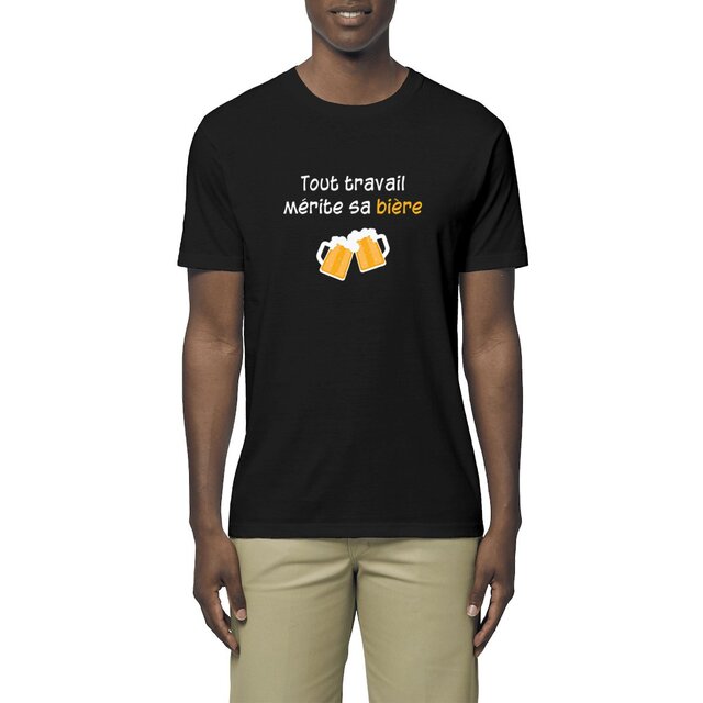 Image front T-shirt homme tout travail mérite sa bière