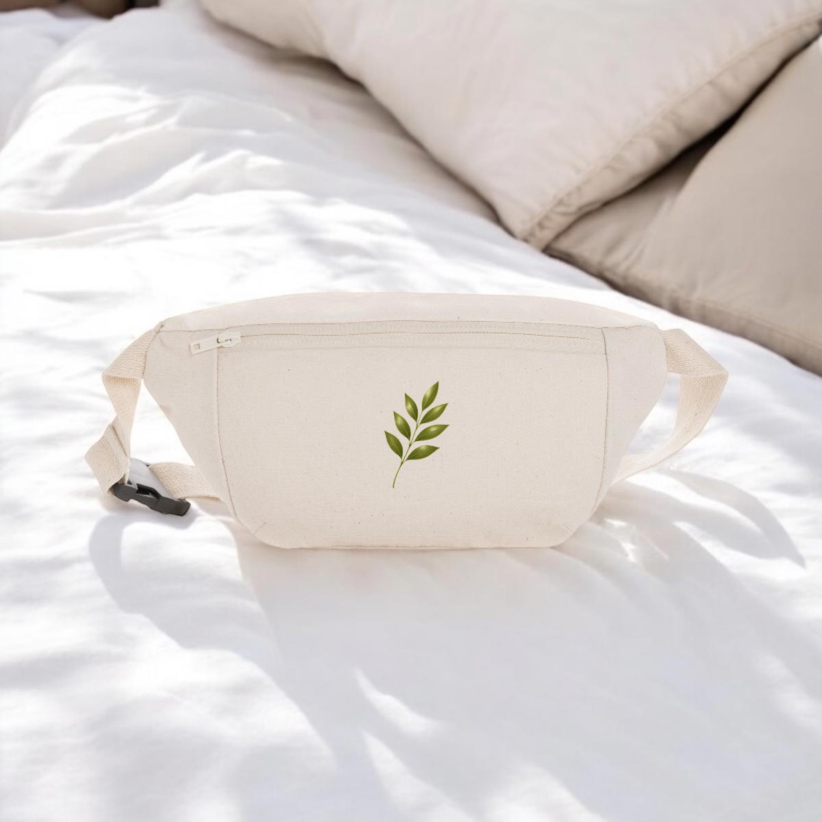 Sac banane en toile recyclée : Élégance Naturelle avec Tige et Feuilles