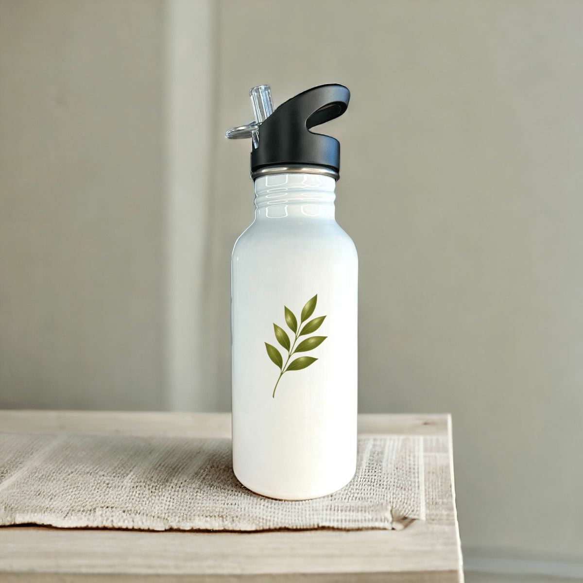 Bouteille en inox avec paille : Élégance naturelle et éco-responsable