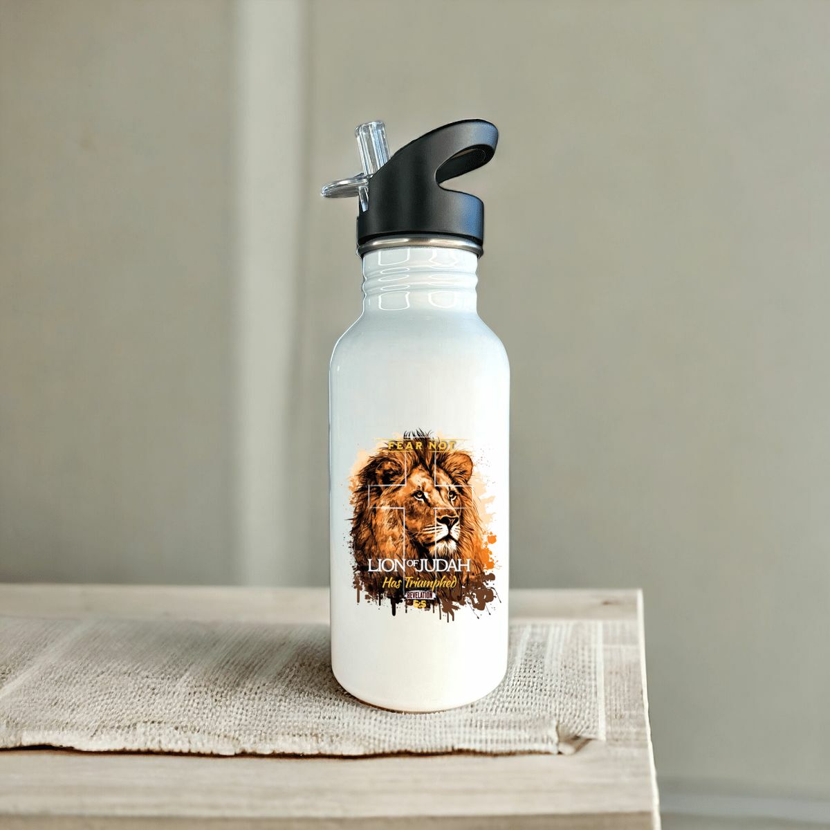 Image front Stainless steel water bottle with straw Premium+ fear not lion of Judas