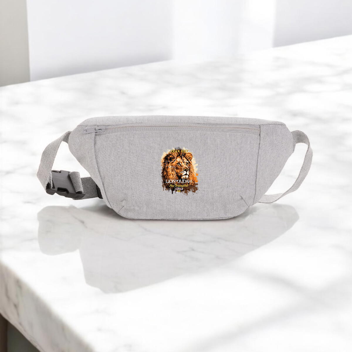 Image front canvas hip bag "Fear not lion of Judah"