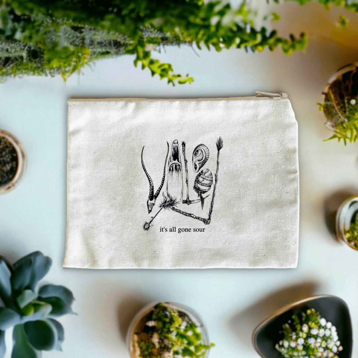 Image front Light - recycled cotton pouch