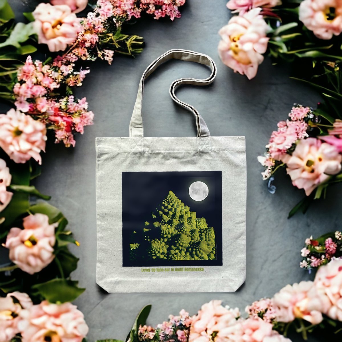 Image front Tote Bag épais "Lever de lune sur le mont Romanesko"