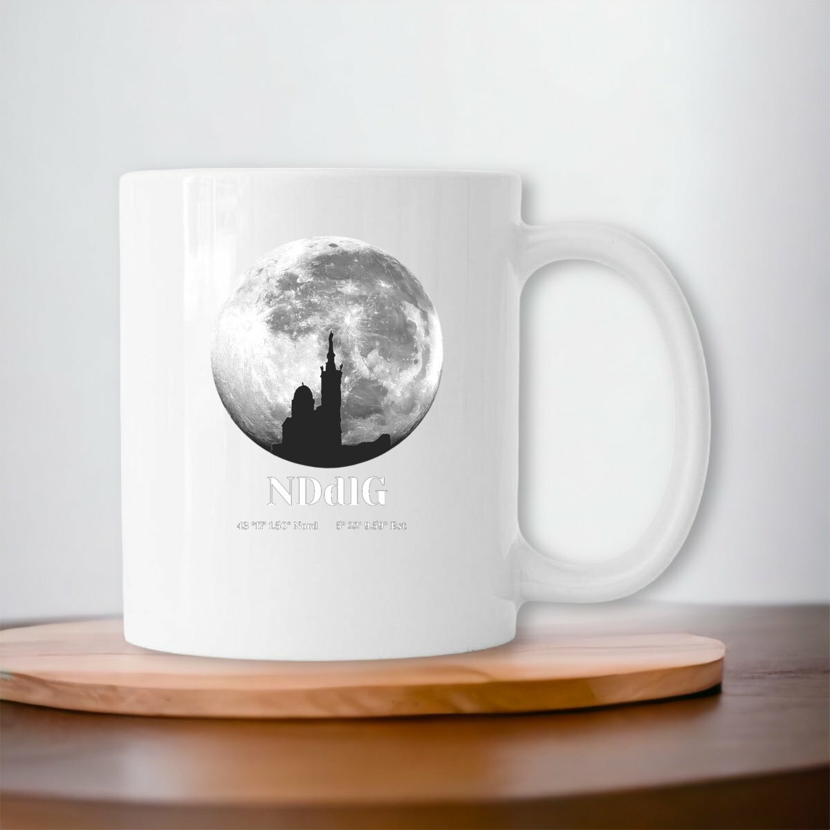 Art Marseille Lune Notre Dame Garde Design Minimaliste