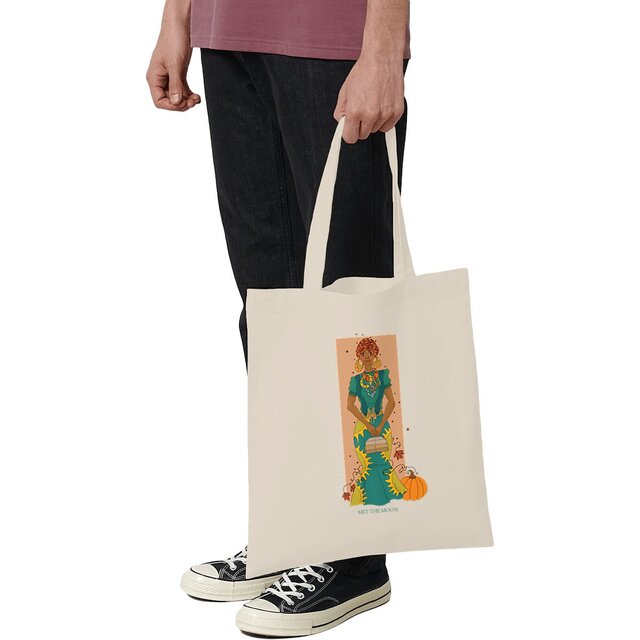 Image front Totebag :  Lectrice aux couleurs d'automne.