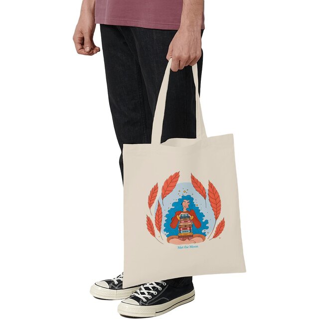 Image front Totebag : La pile à lire de la fille aux cheveux bleus
