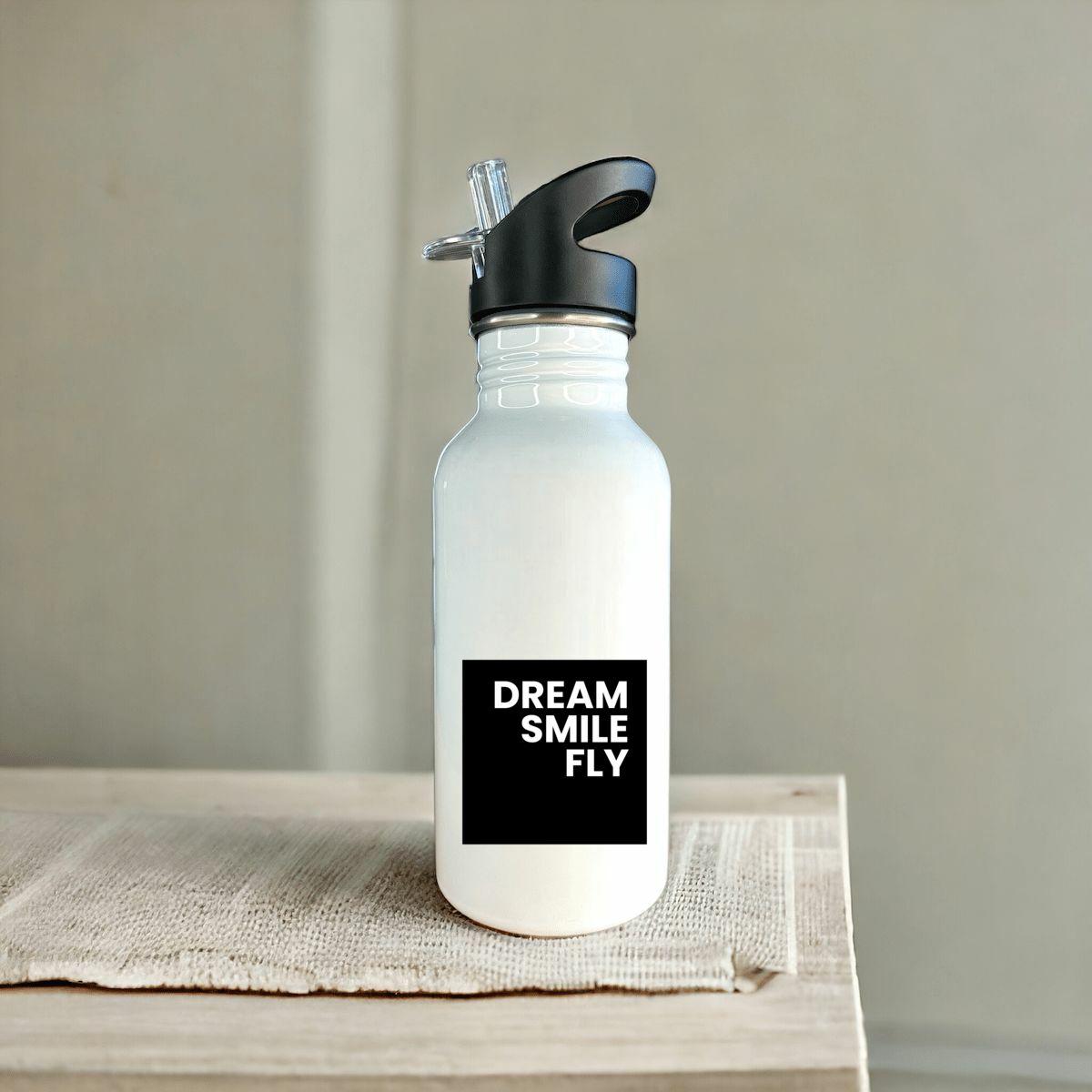 Image front Bouteille 500ml en inox avec paille - Premium Plus - Message inspirant - Dream Smile Fly - Cadeau Anniversaire Populaire Fête