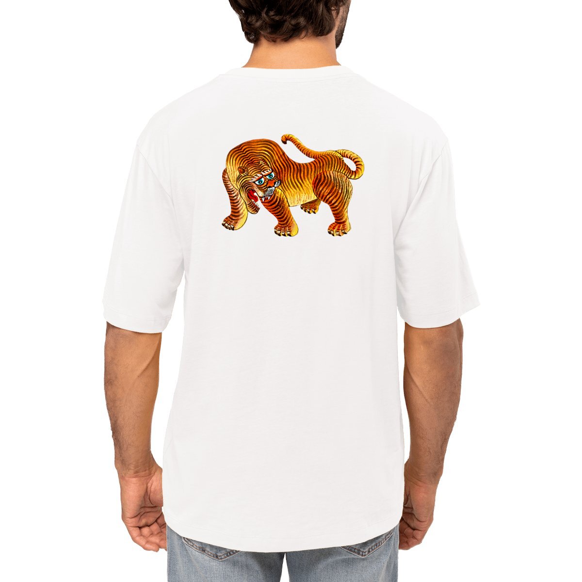 Image front Tiger with the store logo. Oversized cut T